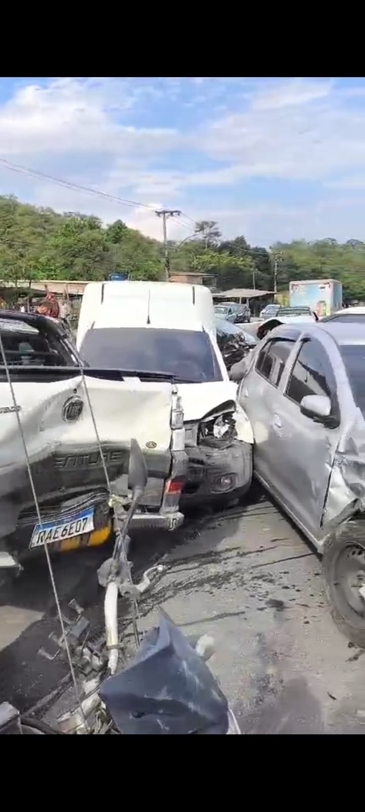Engavetamento Gigante na Serra do Calaboca, em Maricá, Interdita RJ-106